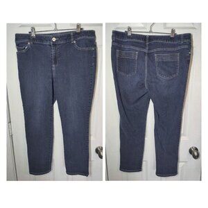Chico's Platinum Ultimate Fit Tapered Cropped Mid Rise Jeans Size 2 (L/12)